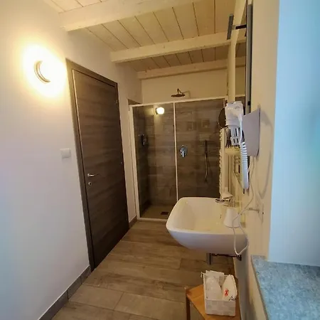 Madonna Degli Airali Bed & Breakfast